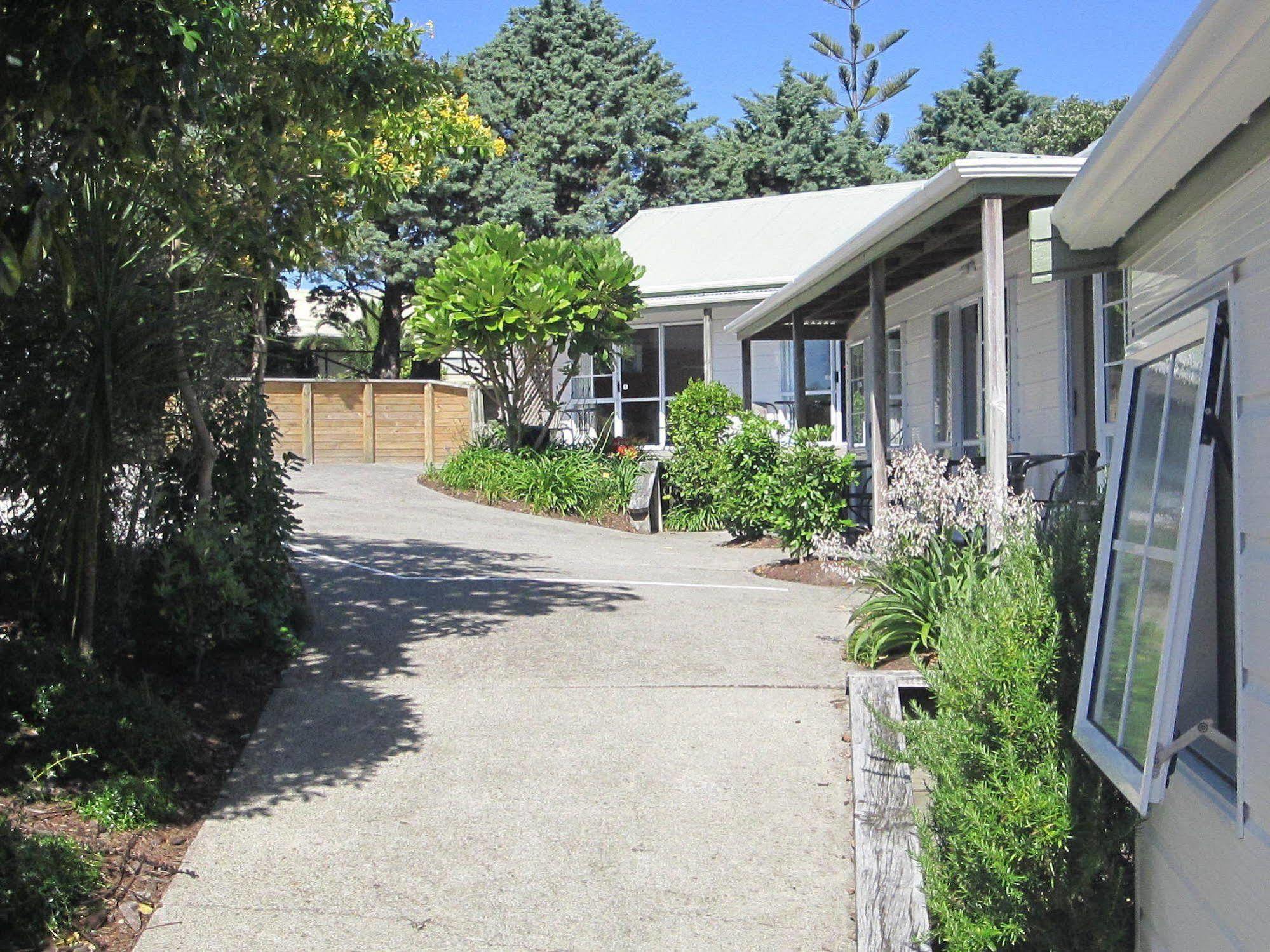Pauanui Pines Motor Lodge Buitenkant foto