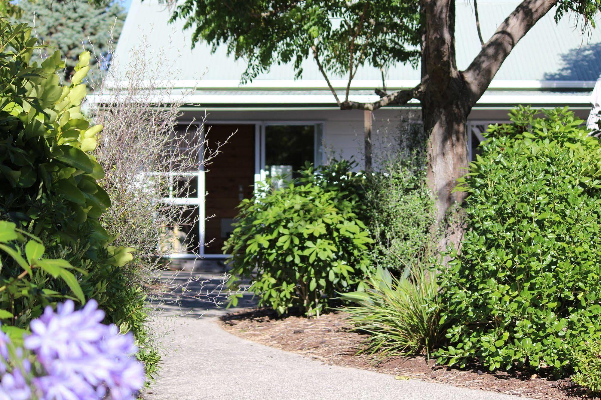 Pauanui Pines Motor Lodge Buitenkant foto