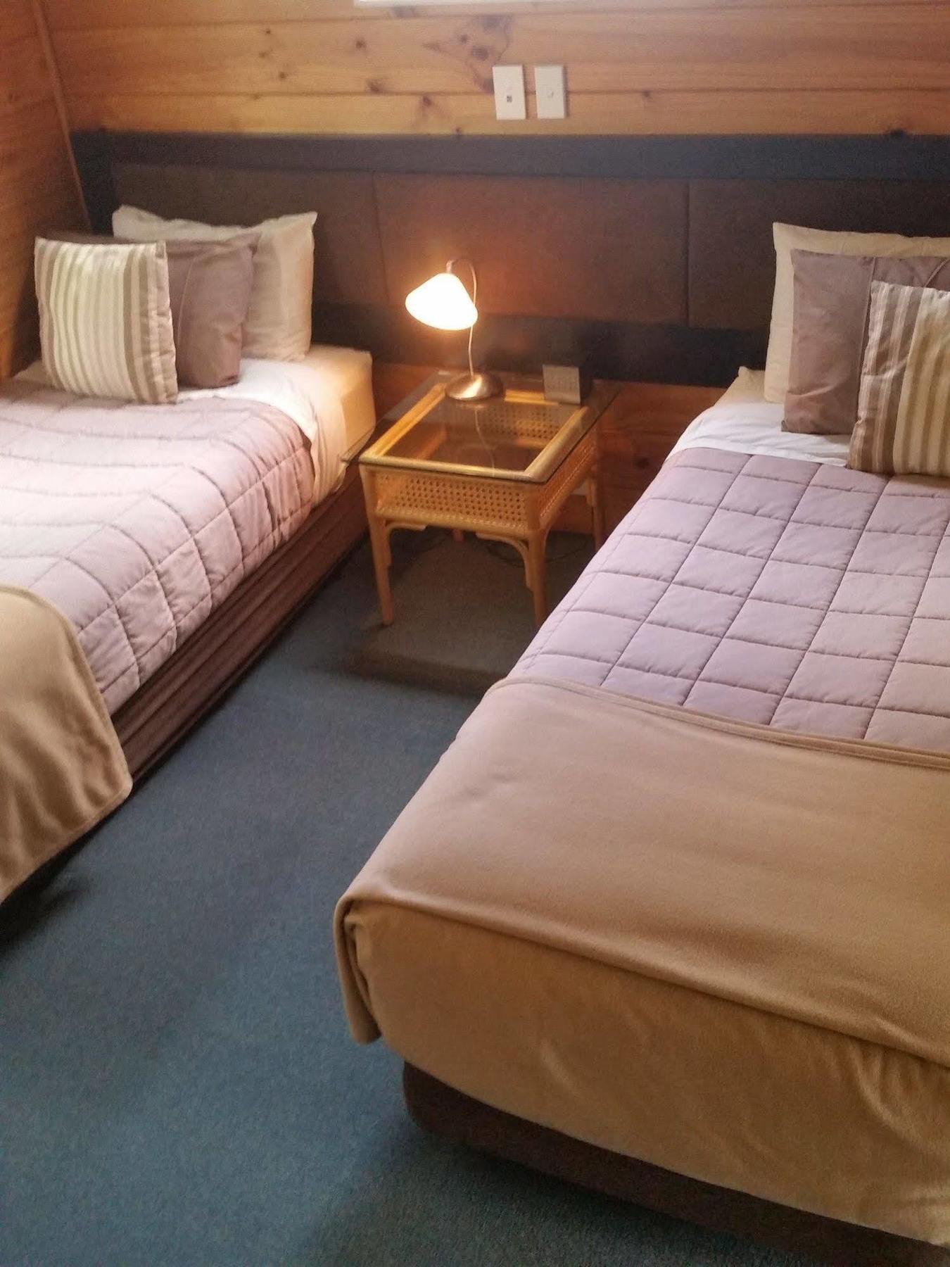 Pauanui Pines Motor Lodge Buitenkant foto