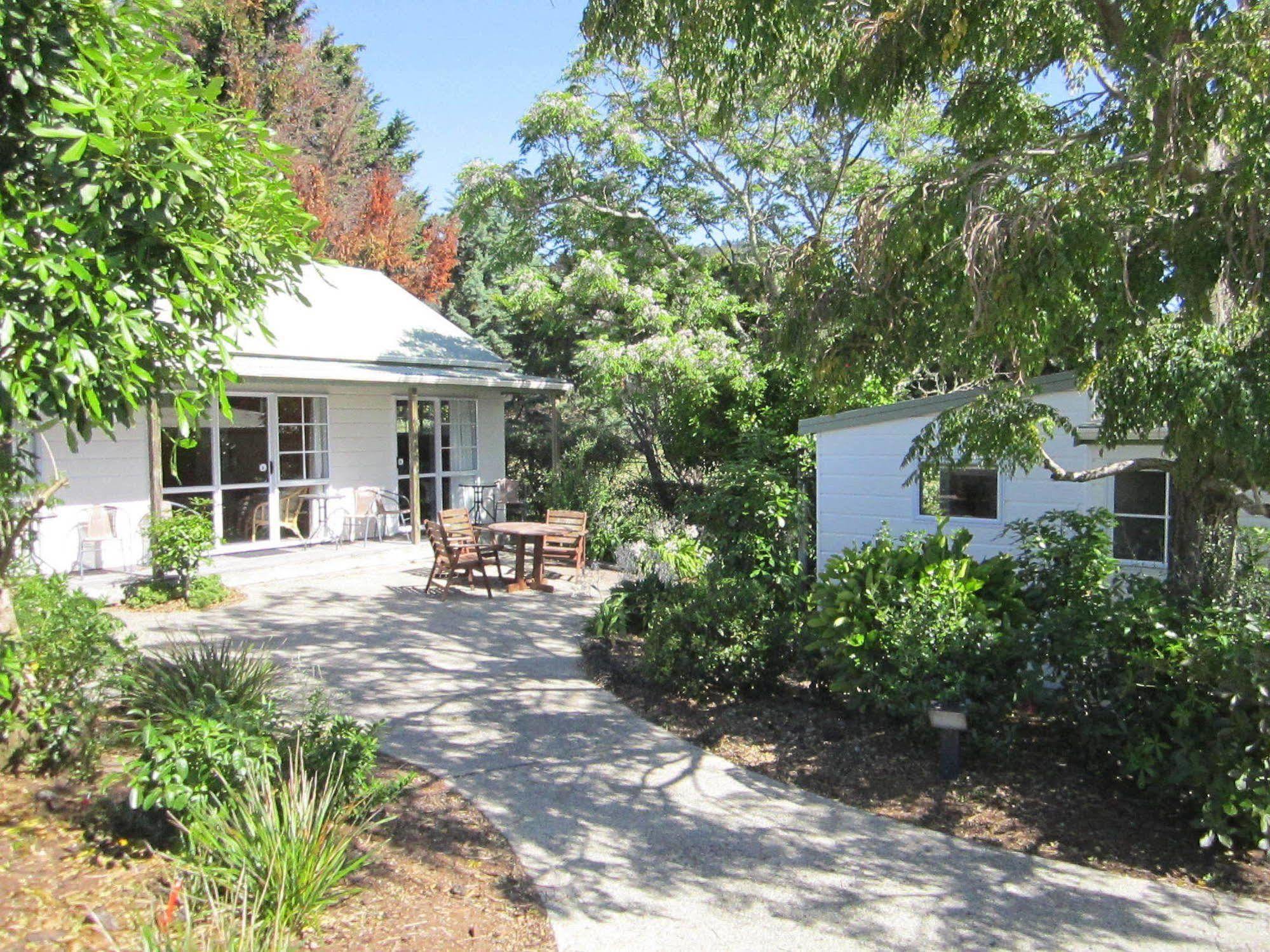 Pauanui Pines Motor Lodge Buitenkant foto