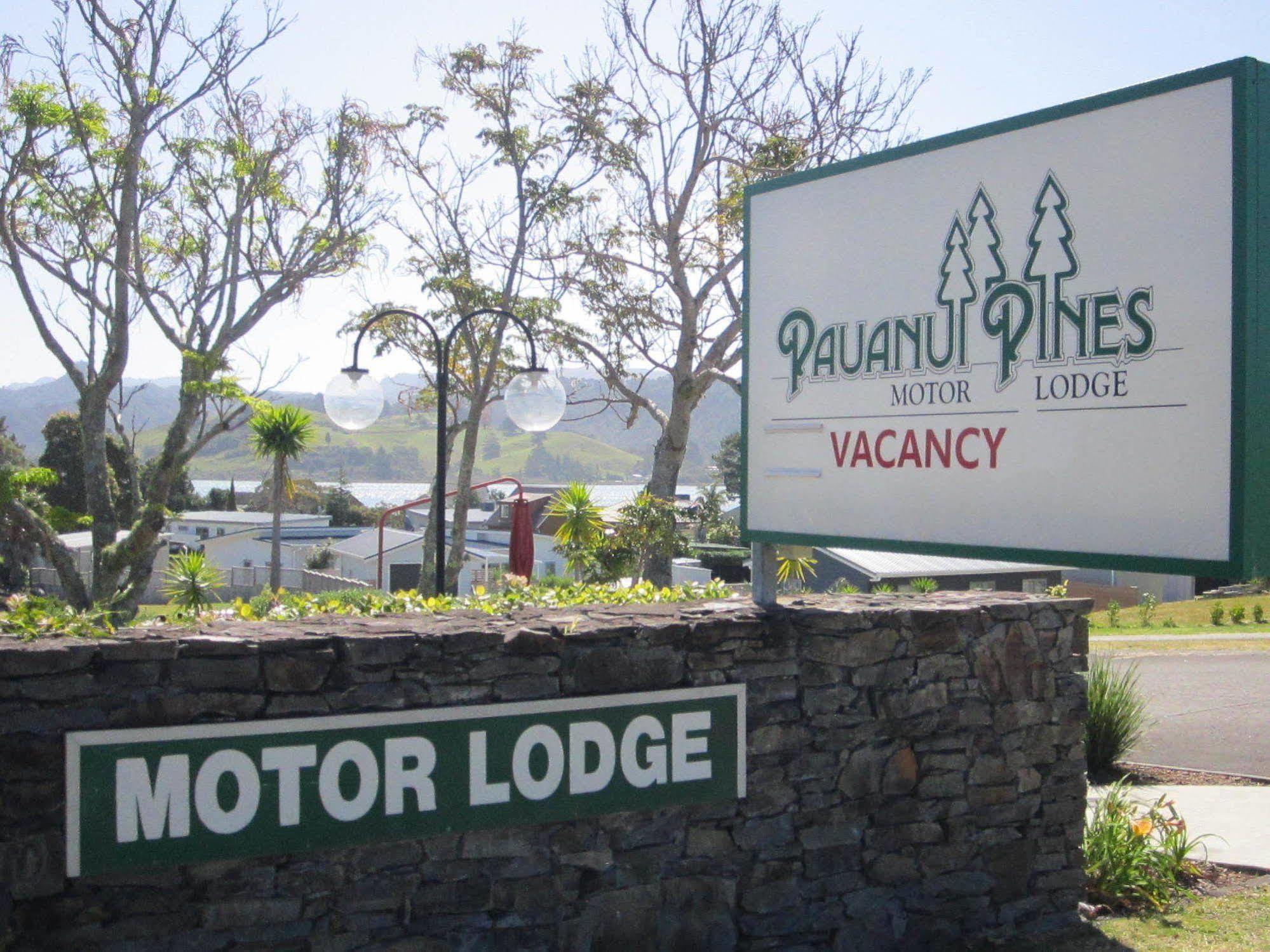 Pauanui Pines Motor Lodge Buitenkant foto